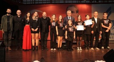 İzmir Güzelbahçe'de tüm kalpler Atatürk için attı