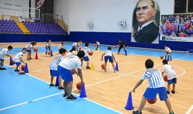 Karabağlar'da spor zamanı
