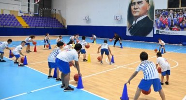 Karabağlar'da spor zamanı