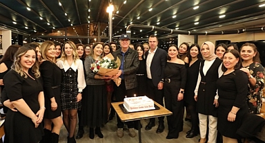 Nar Çiçeklerini Yetiştiren Öğretmenlere 24 Kasım Kutlaması