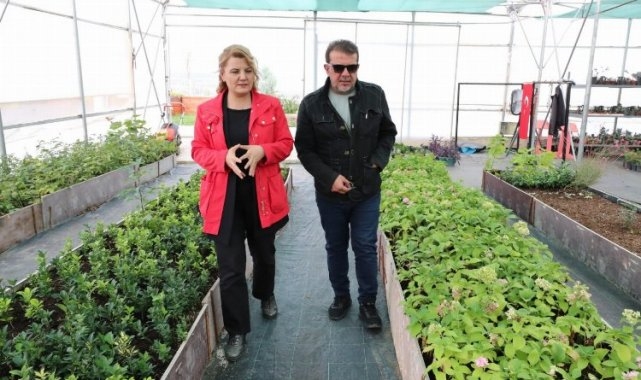 Nebil Özgentürk&#039;ü İzmit&#039;in Yaşam Bahçesi&#039;nde hayran kaldı