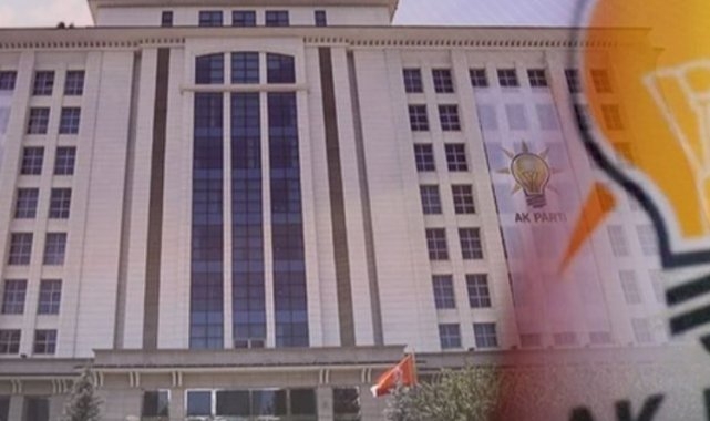 AK Parti&#039;de o süre uzatıldı