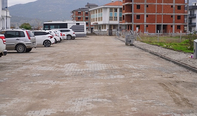 Ayvalık’ta İki Bölgeye 14 Bin Metrekare Kilit Taşı