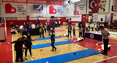 Bayraklı’da engelliler günü kutlaması