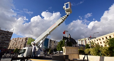 Bornova’ya 28 metrelik teleskopik platform aracı