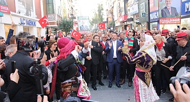 Diker’den Miting Gibi Adaylık Açıklaması