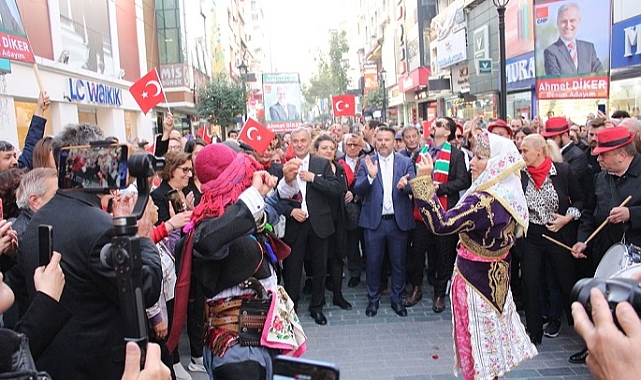 Diker’den Miting Gibi Adaylık Açıklaması