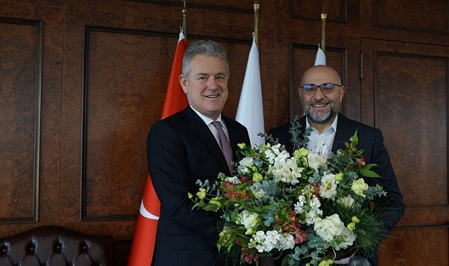 Gökce,  Genç Meslektaşlarını Fikirlerini Dinledi