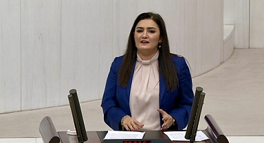 “Haykır Acını Ey Halk, Baş Eğme Haykır”