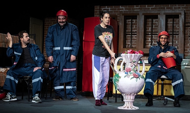 İzBBŞT Elhamra Sahnesi açıldı