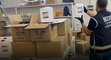 İzmir Polisinden yılbaşı öncesi sahte içki operasyonu