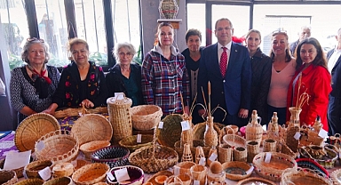 Mahalleevleri üretiyor, ürettiklerini satarak aile bütçesine katkı sağlıyor