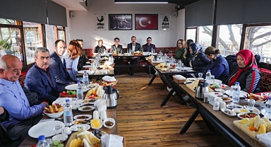 MHPli Osmanağaoğlu Aliağa’da Muhtarlarla Biraraya Geldi