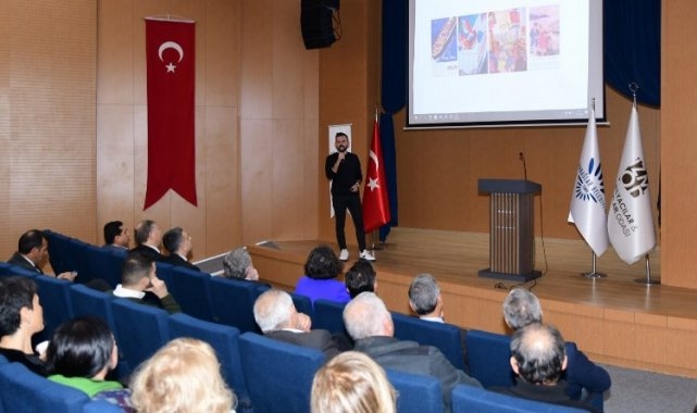Mobilya Akademi'de "Neden Tasarım" semineri