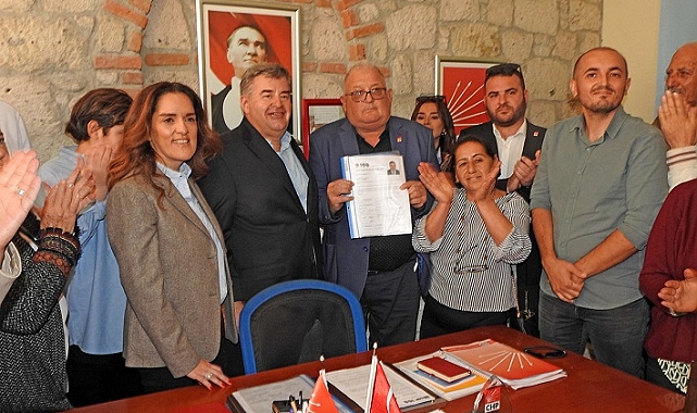 Oran, bini aşkın Çeşmelinin katılımıyla aday adaylığı başvurusu yaptı