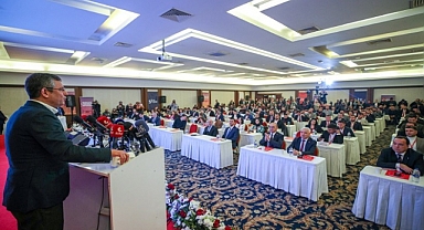 Özel'den Manisa'da 'aday' açıklaması