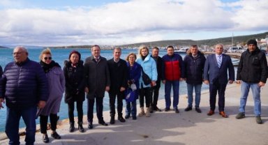 Balıkesir Ayvalık'ta mübadele anısına denize çelenk