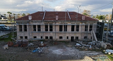 Bayraklı’daki tarihi üçüz bina yenileniyor