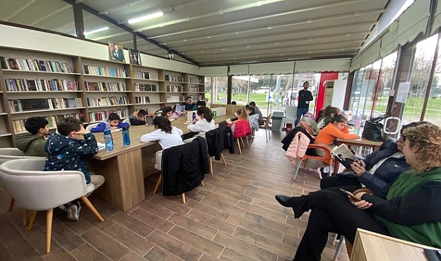Bayraklı ‘kitap kafeleri’ çok sevdi