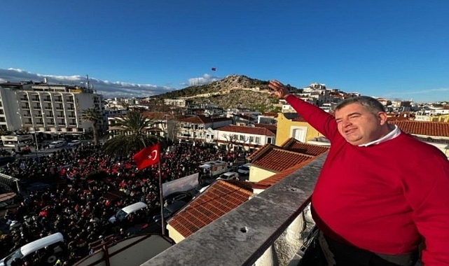 Çeşme'de 'Lal Denizli' tepkisi