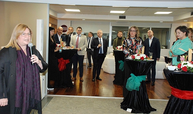 ESİAD üyeleri yeni yıl kokteylinde buluştu