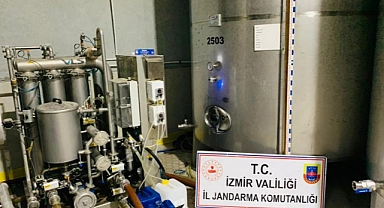 İzmir'de 5 bin 800 litre etil alkol ele geçirildi
