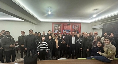 Menderes’in Başkan Adayına Sürpriz Kutlama