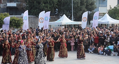 Akbıyık Datça Badem Çiçeği Festivali'ni ziyaret etti
