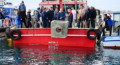 Aliağa Körfezi'nde İlk Yapay Resifler Denizle Buluştu.