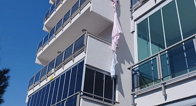 Balkondan sarkıttığı çarşaflara tutunarak kaçmaya çalışan firari hükümlü yakalandı
