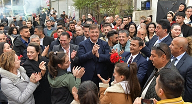 Başkan Tugay, Roman yurttaşlarla buluştu