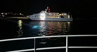 Bodrum açıklarında sürüklenen feribot kurtarıldı