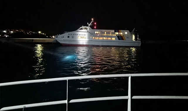 Bodrum açıklarında sürüklenen feribot kurtarıldı
