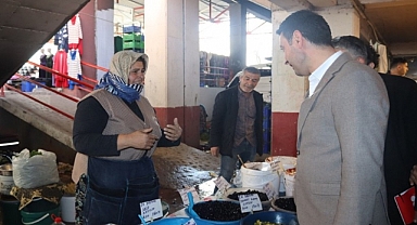 CHP’li İrfan Önal, Bayraklı’yı karış karış geziyor