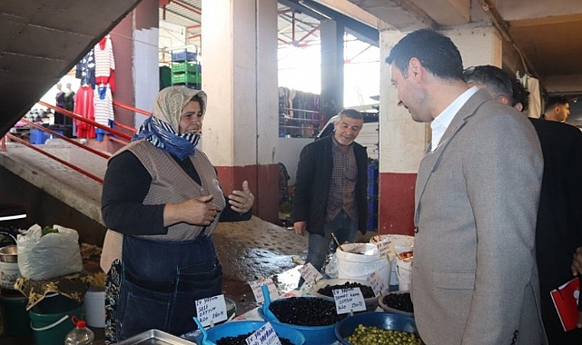 CHP’li İrfan Önal, Bayraklı’yı karış karış geziyor