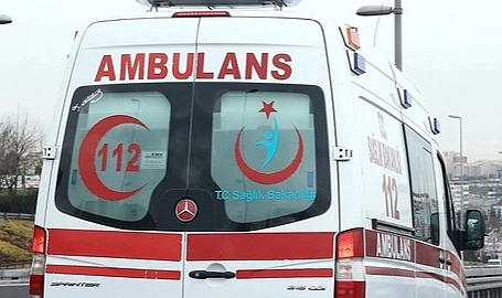Denizli'de yanan otomobilin sürücüsü öldü