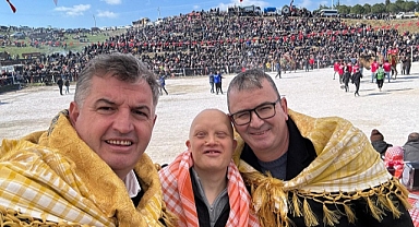 Geleneksel Deve Güreşleri büyük ilgi gördü