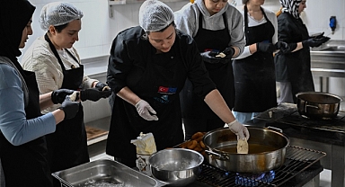 Gençleri meslek sahibi yapmak için hazırlanan eğitime kadınlar ilgi gösterdi