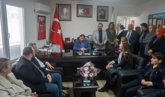 Güzelbahçe&#039;de parti bayrakları asılmayacak