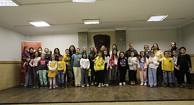 Haydi Çocuklar Tiyatroya