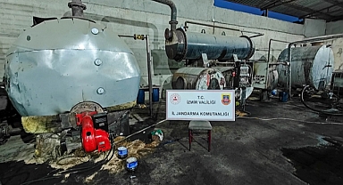İzmir'de 11 bin litre kaçak akaryakıt ele geçirildi
