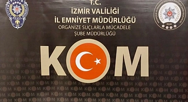 İzmir'de evinde uyuşturucu ve silah ele geçirilen şüpheli tutuklandı