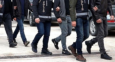 İzmir merkezli FETÖ operasyonunda 15 şüpheli yakalandı