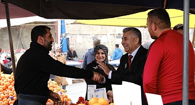 Karabağlar’a asılan ‘İcraat Yapılmaz’ levhası iniyor