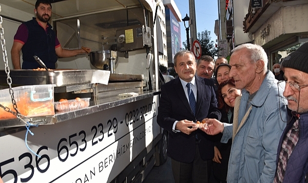 Karşıyaka’da lokma döküldü, dualar okundu