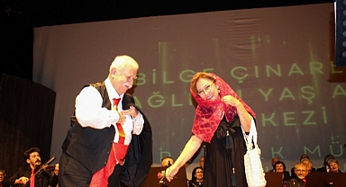 Karşıyakalı Bilge Çınarlar’dan Anadolu Türküleri Konseri