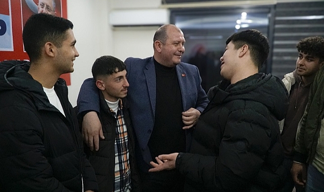 Menderes’in Genç Başkan Adayı Gençlerle Buluştu