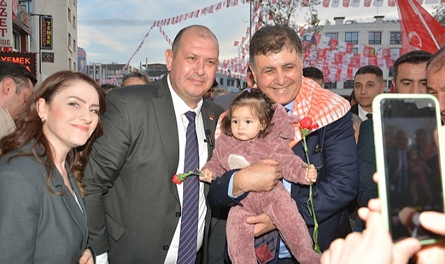 Menderes’te Çiçek Gibi Açılış