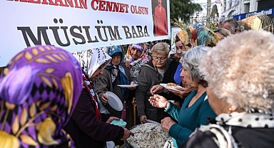 Müslüm Gürses, İzmir'de hayranları tarafından anıldı