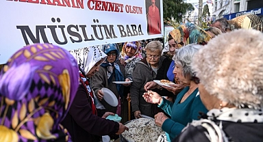 Müslüm Gürses, İzmir'de hayranları tarafından anıldı
